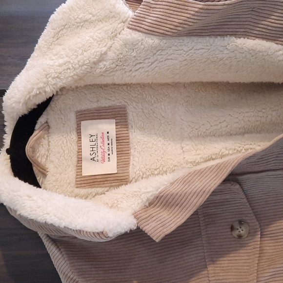 Corduroy fleece/sherpa lined jacket - Picture 2 of 6